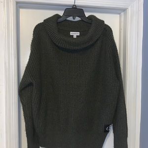 Green woman Calvin Klein sweater